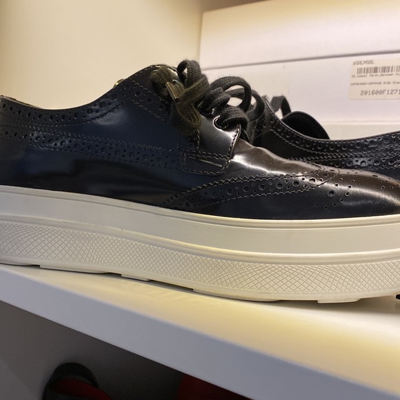 Prada sz 36 patent leather oxfords - Picture 3 of 7